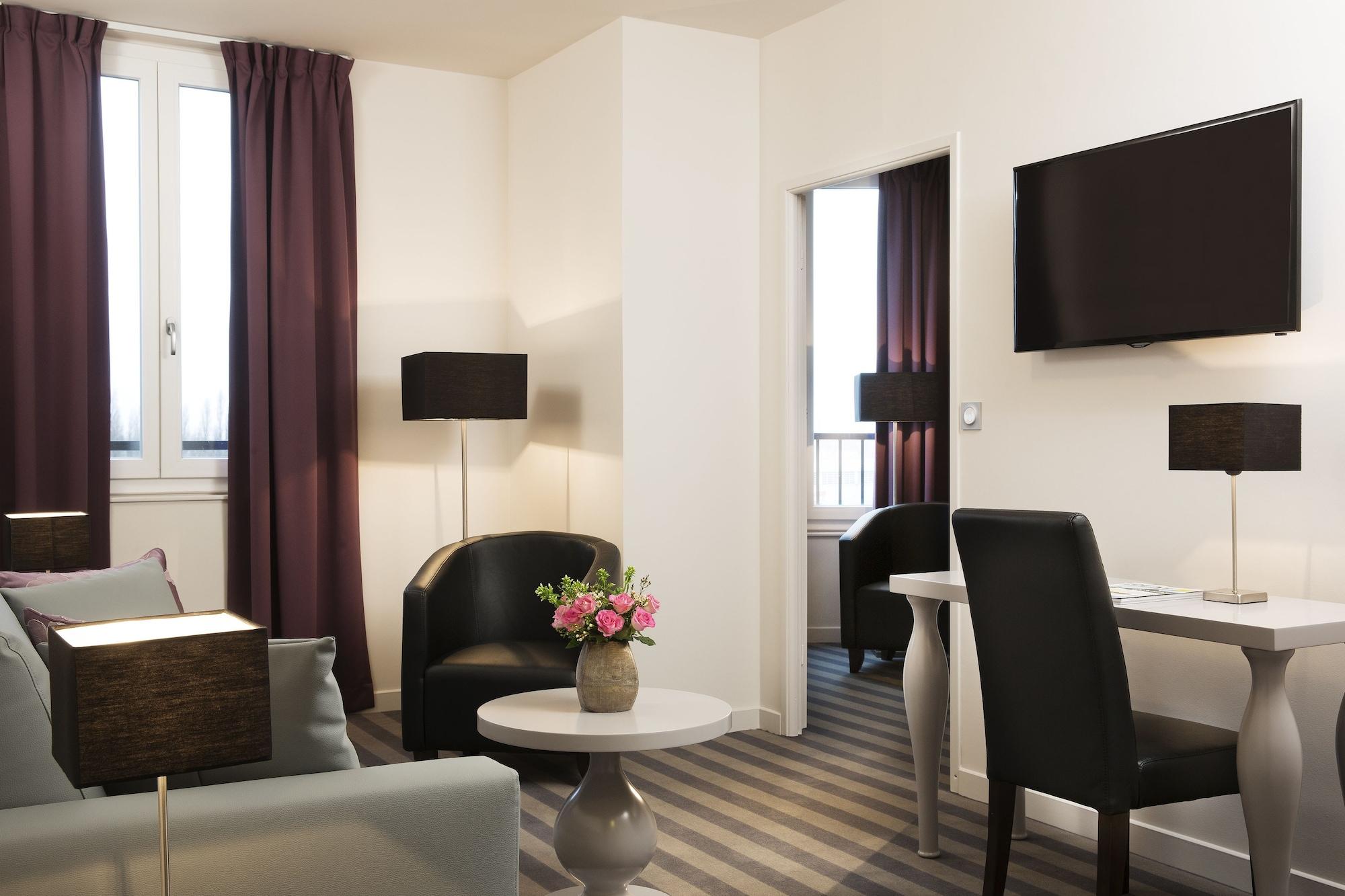 Executive Hotel Paris Женвил Екстериор снимка
