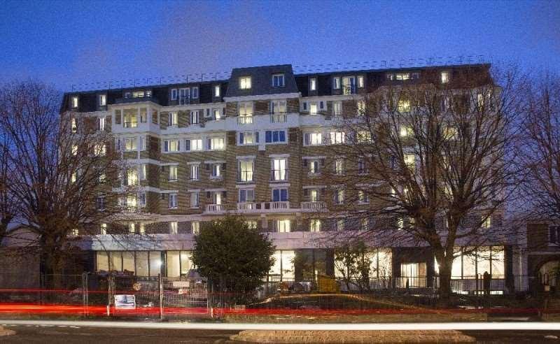 Executive Hotel Paris Женвил Екстериор снимка