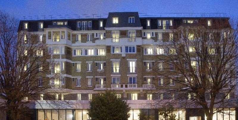 Executive Hotel Paris Женвил Екстериор снимка