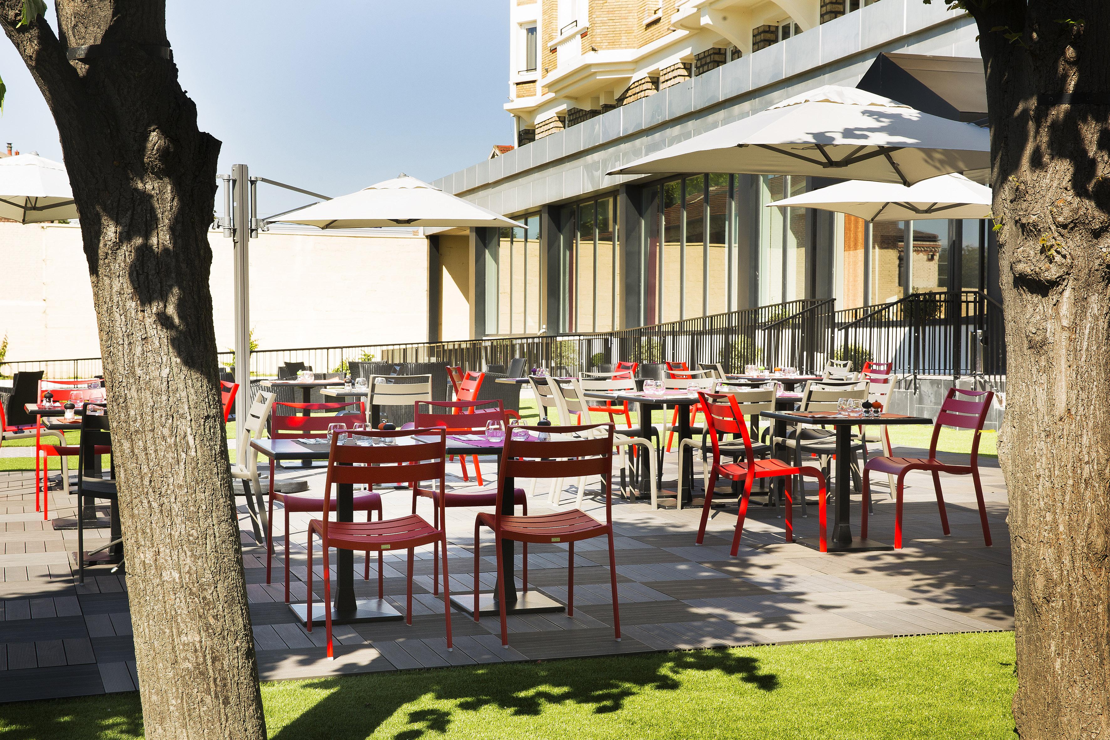 Executive Hotel Paris Женвил Екстериор снимка