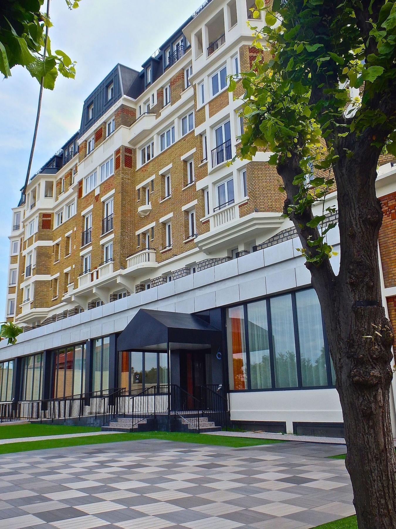 Executive Hotel Paris Женвил Екстериор снимка